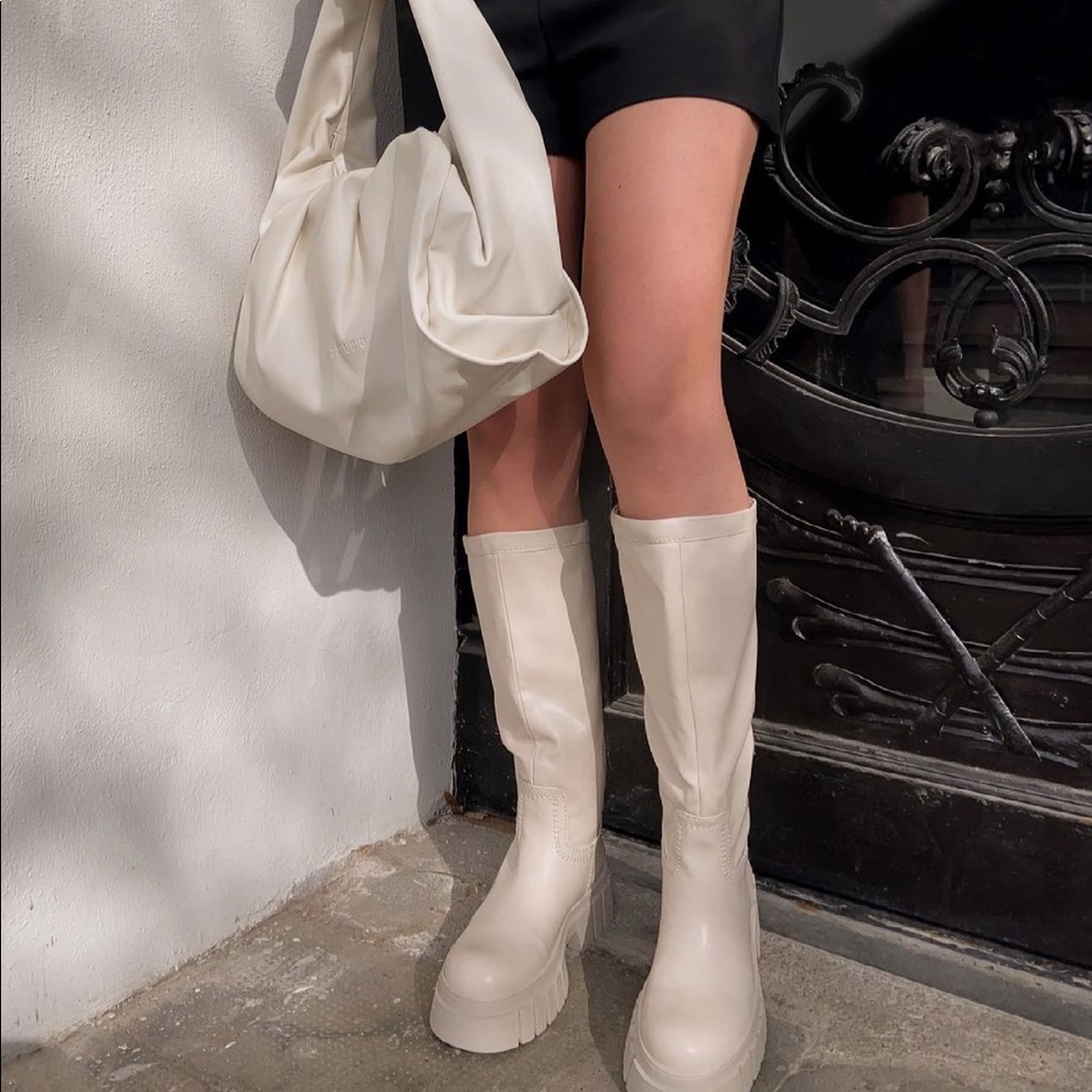 🍁🍂HP🍂🍁 𝐋𝐀𝐒𝐓 𝗡𝗪𝗧 𝗭𝗮𝗿𝗮 • High Shaft Treaded Sole Boots - Picture 11 of 16